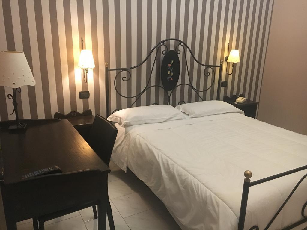 Hotel Degli Amici Pompéi Extérieur photo